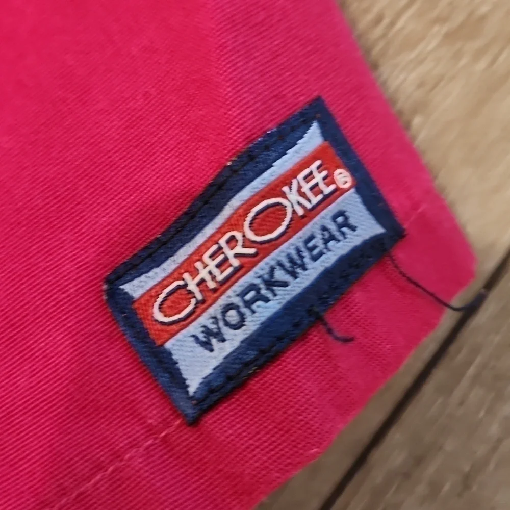 Cherokee Scrub Top - Picture 2 of 4